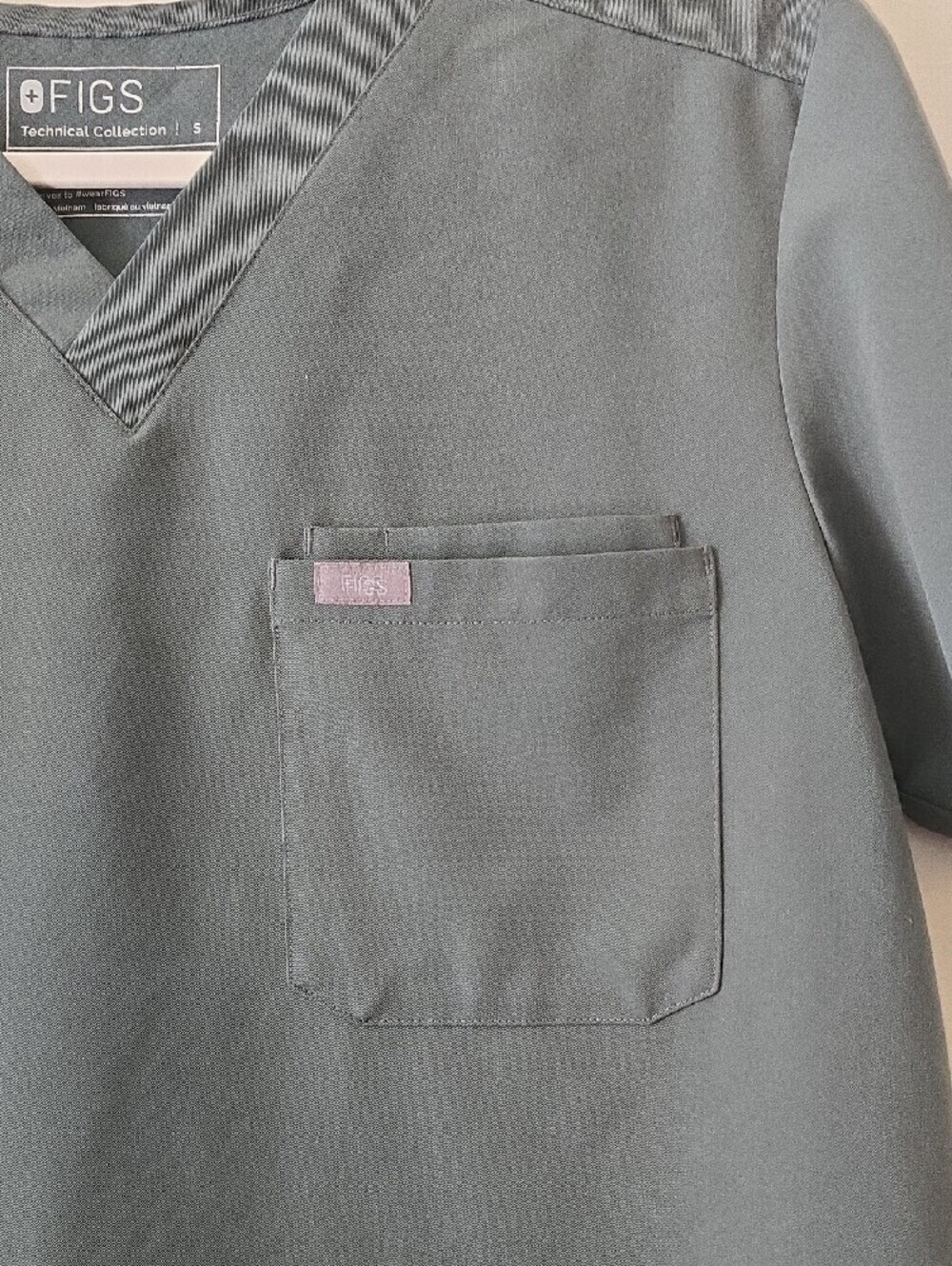 FIGS V-Neck Scrub Top - Slate Green - Picture 2 of 4